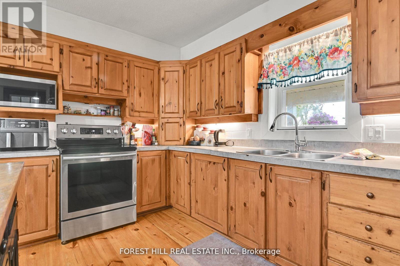 3574 Avonmore Road, North Stormont, Ontario  K0C 1C0 - Photo 12 - X12488290