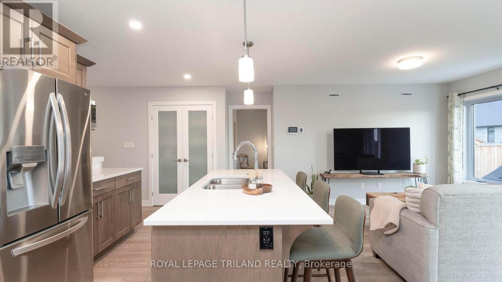 84 Empire Parkway, St. Thomas, Ontario N5R 0N4 - Photo 10 - X12551040