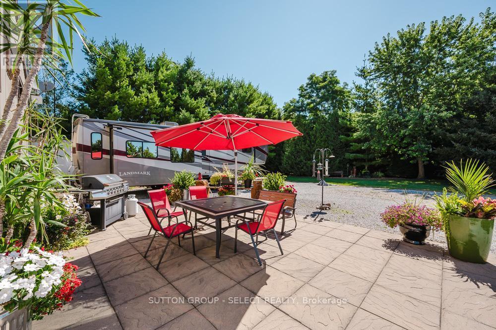 9450 Longwoods Road, Chatham-Kent, Ontario  N7M 5J1 - Photo 32 - X12551092