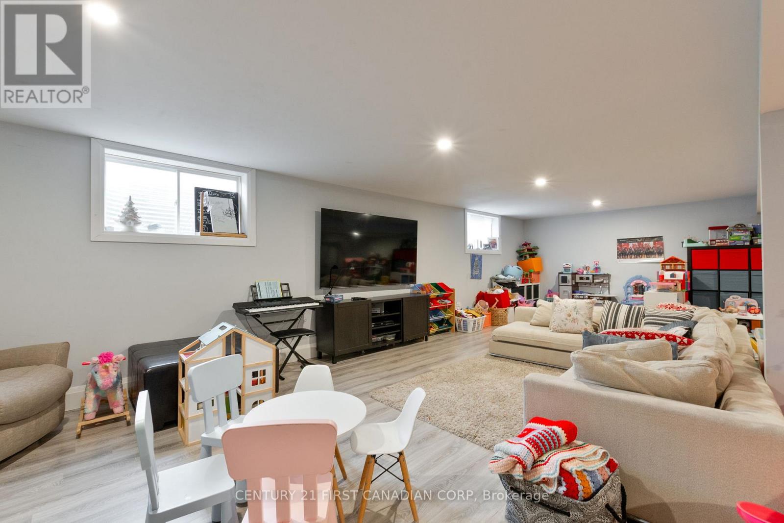 2347 Yellowbirch Court, London North, Ontario  N6G 5C1 - Photo 38 - X12551226