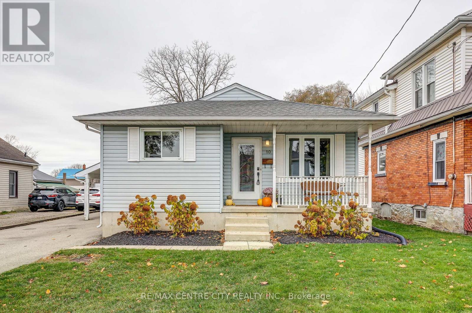 10 Cedar Street, Aylmer, Ontario  N5H 2E5 - Photo 1 - X12551274