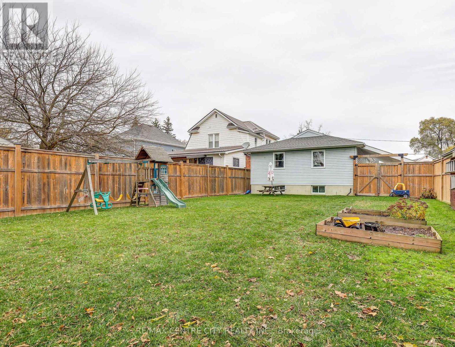 10 Cedar Street, Aylmer, Ontario  N5H 2E5 - Photo 18 - X12551274