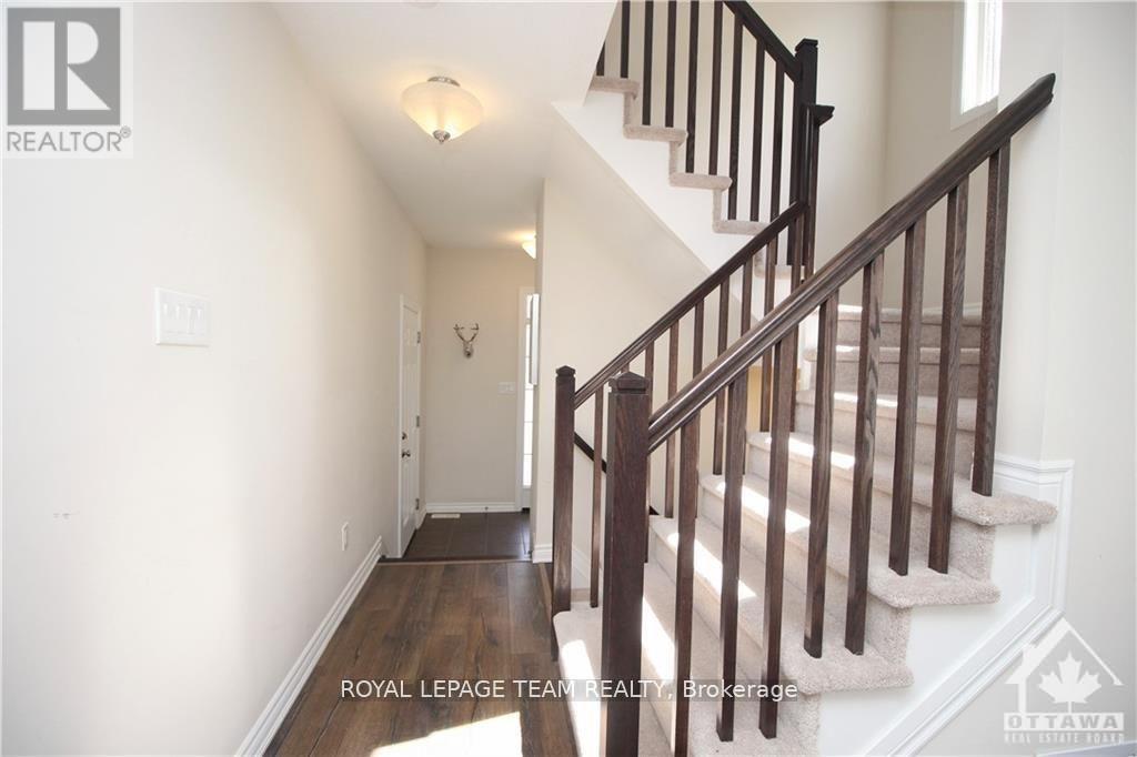507 Foxlight Circle, Ottawa, Ontario  K2R 1G9 - Photo 3 - X12551118