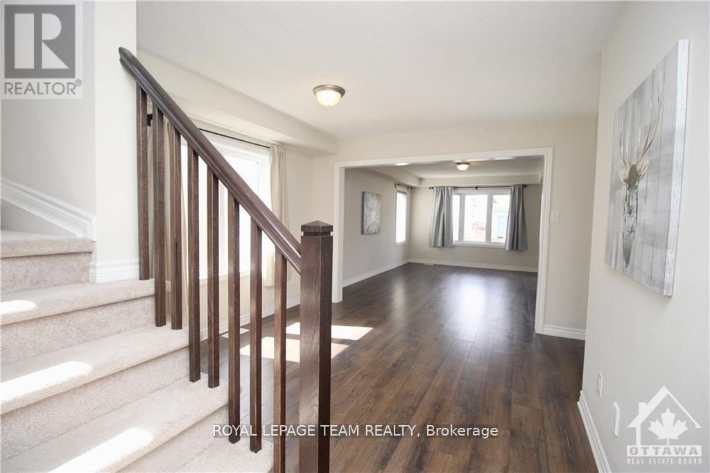 507 Foxlight Circle, Ottawa, Ontario  K2R 1G9 - Photo 4 - X12551118