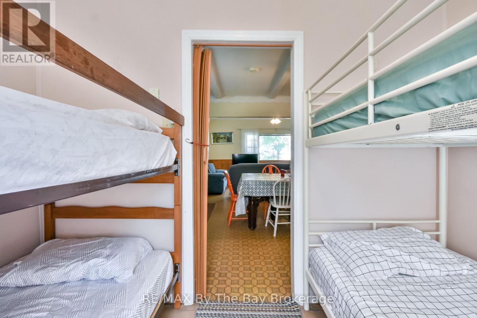 762 Eastdale Drive, Wasaga Beach, Ontario  L9Z 2R2 - Photo 25 - S12379620