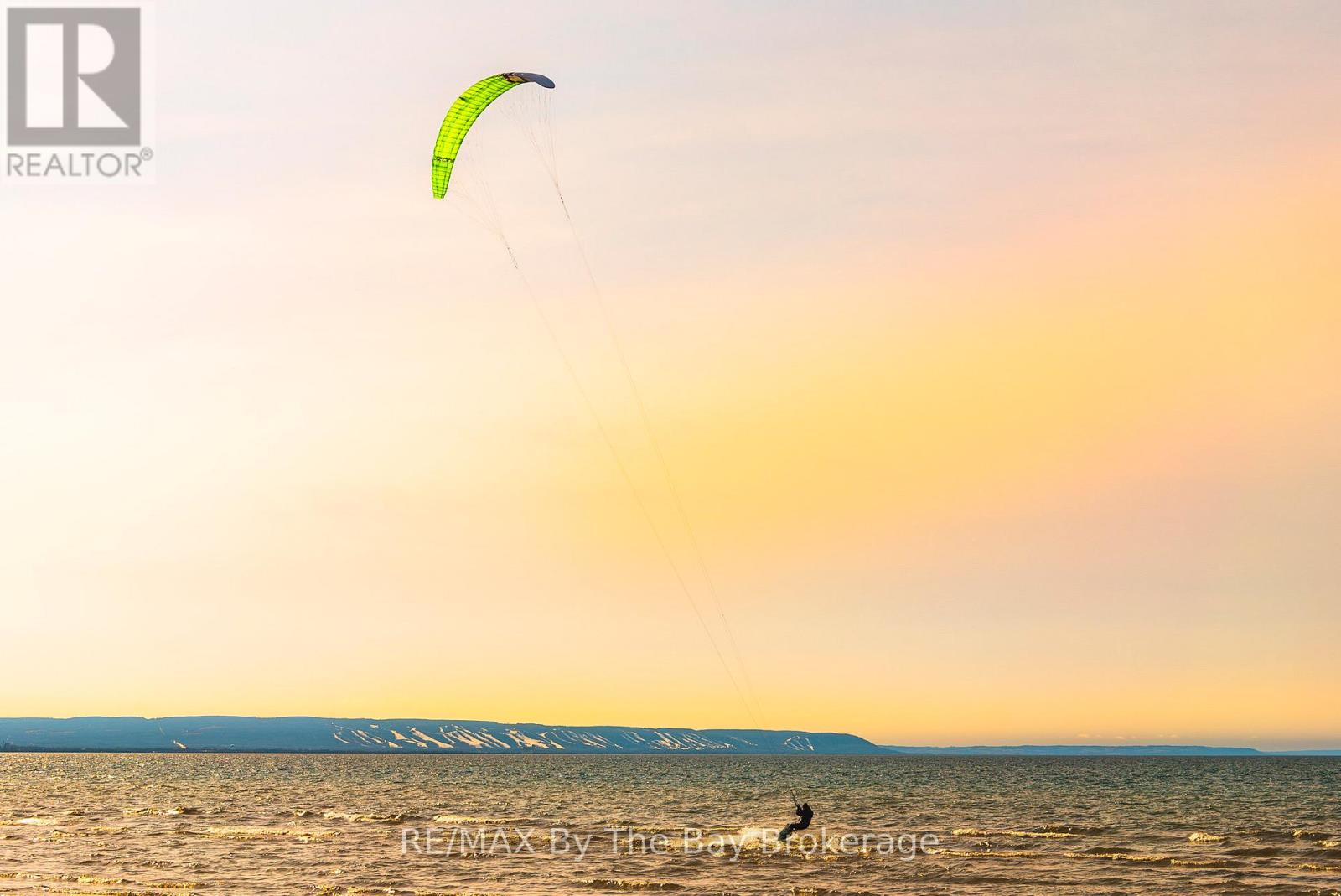 762 Eastdale Drive, Wasaga Beach, Ontario  L9Z 2R2 - Photo 17 - S12379620