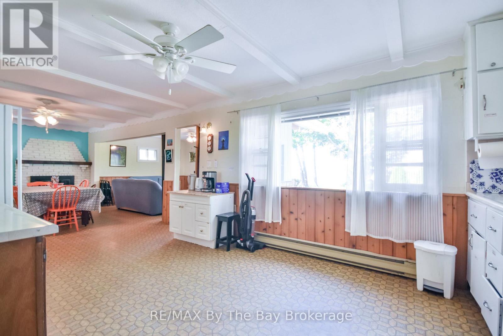 762 Eastdale Drive, Wasaga Beach, Ontario  L9Z 2R2 - Photo 18 - S12379620