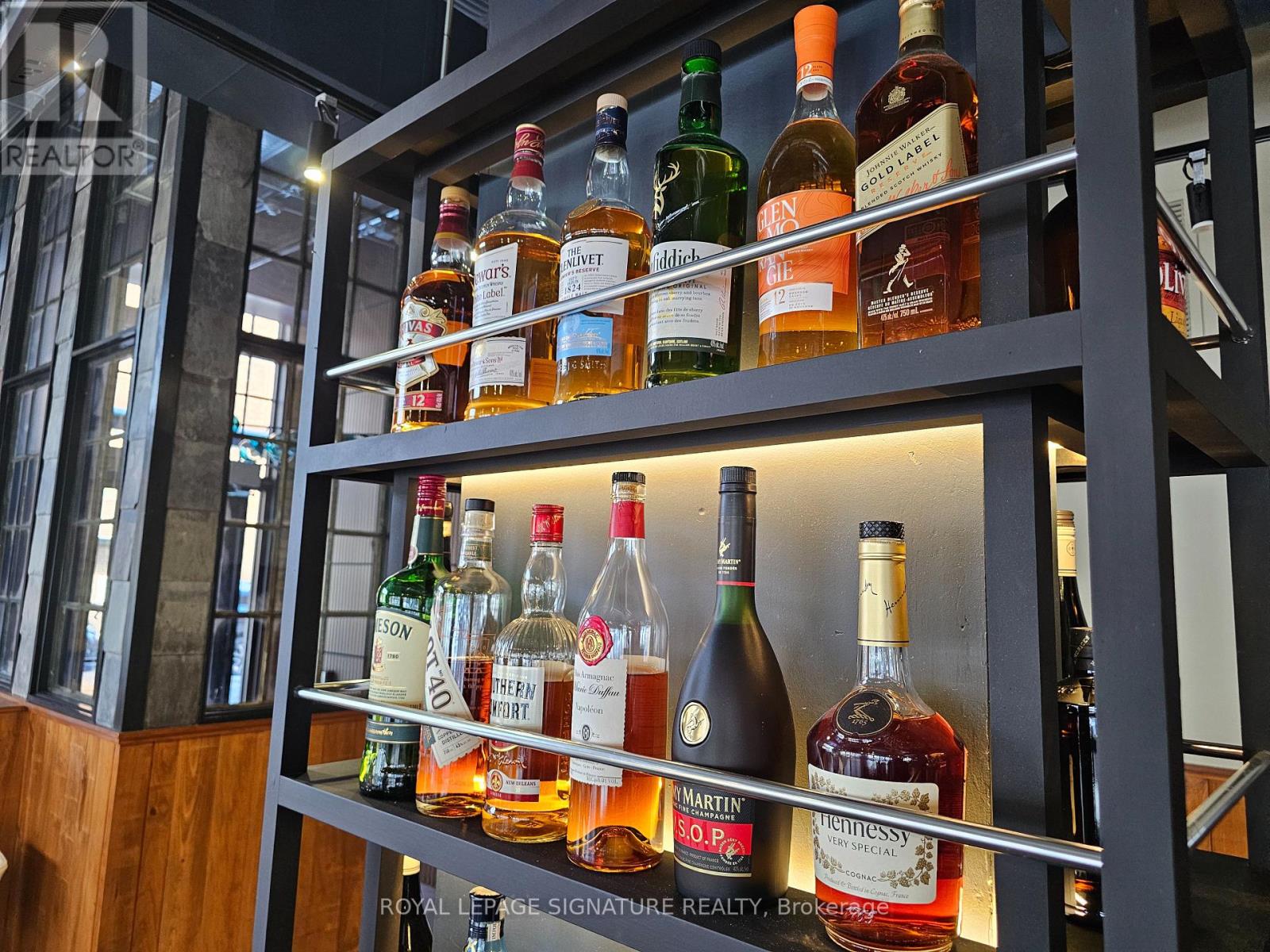 33 Powerhouse Street, Toronto, Ontario  M6H 4K7 - Photo 11 - W12550952