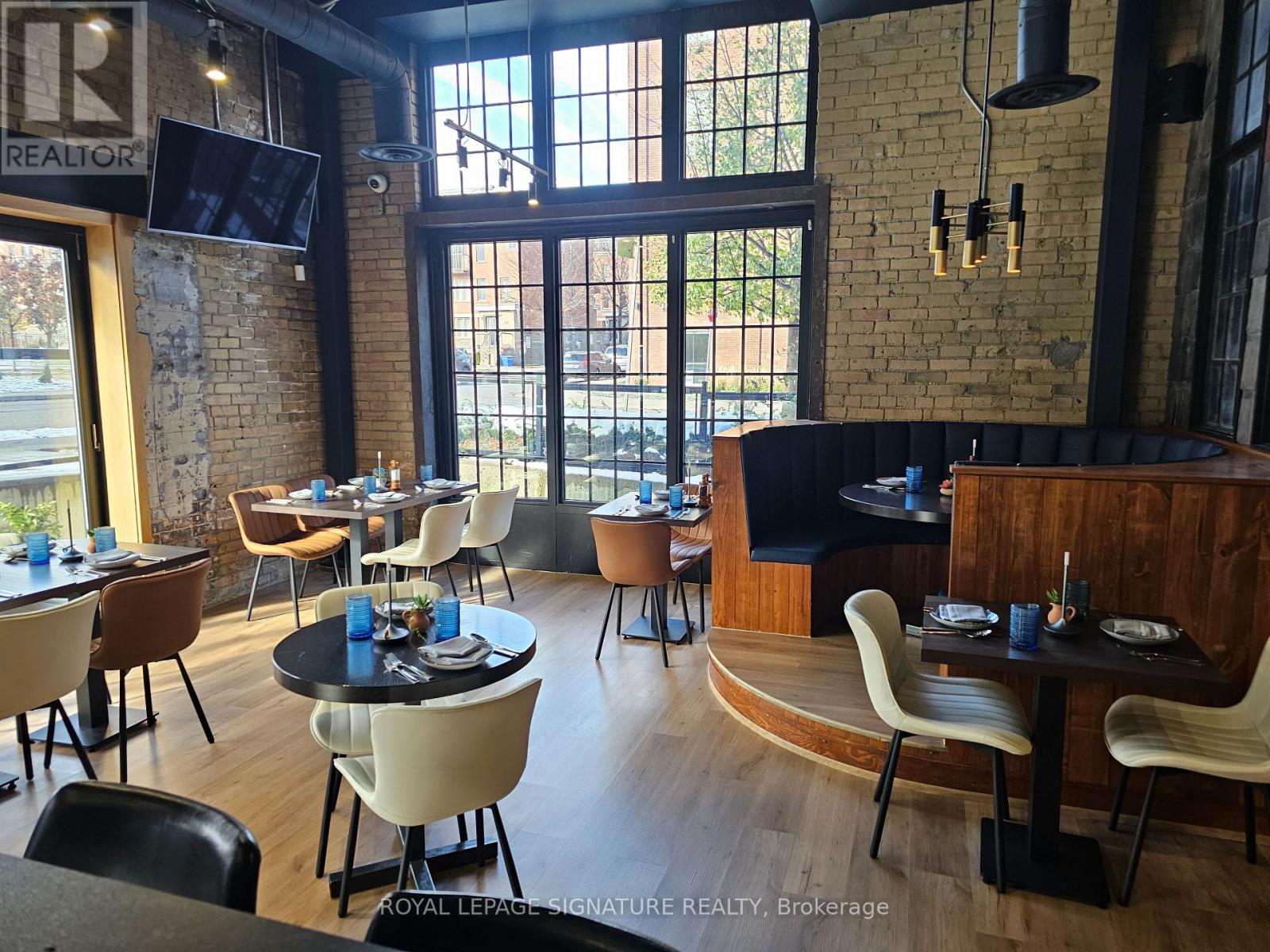 33 Powerhouse Street, Toronto, Ontario  M6H 4K7 - Photo 12 - W12550952