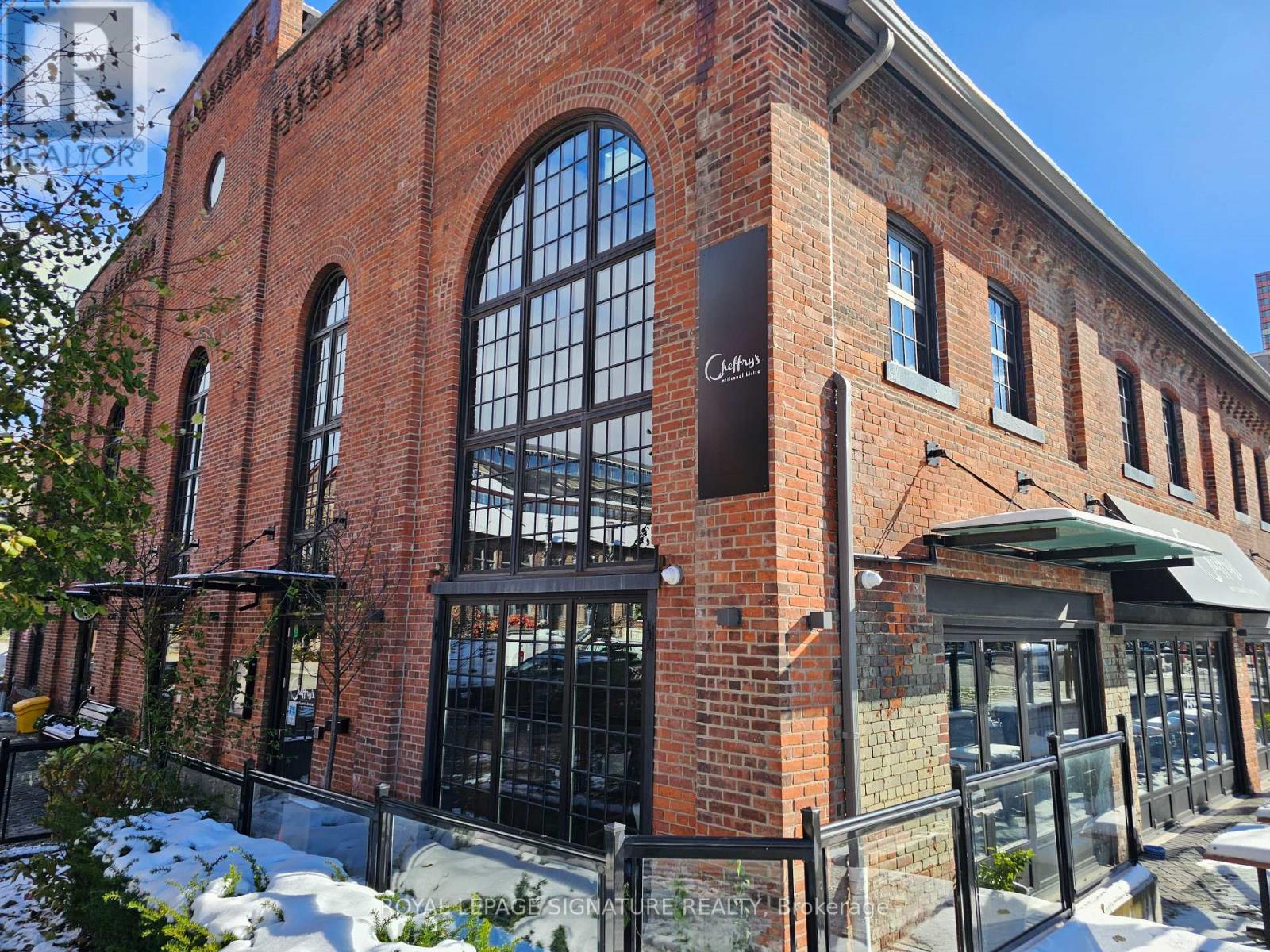 33 Powerhouse Street, Toronto, Ontario  M6H 4K7 - Photo 2 - W12550952