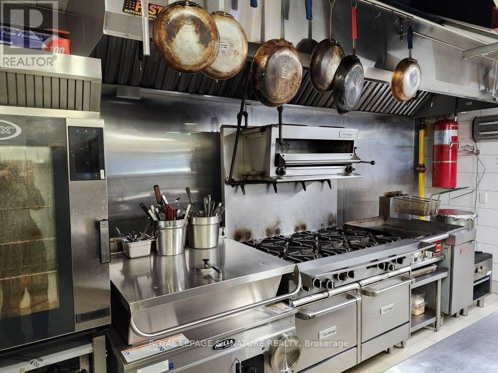 33 Powerhouse Street, Toronto, Ontario  M6H 4K7 - Photo 26 - W12550952