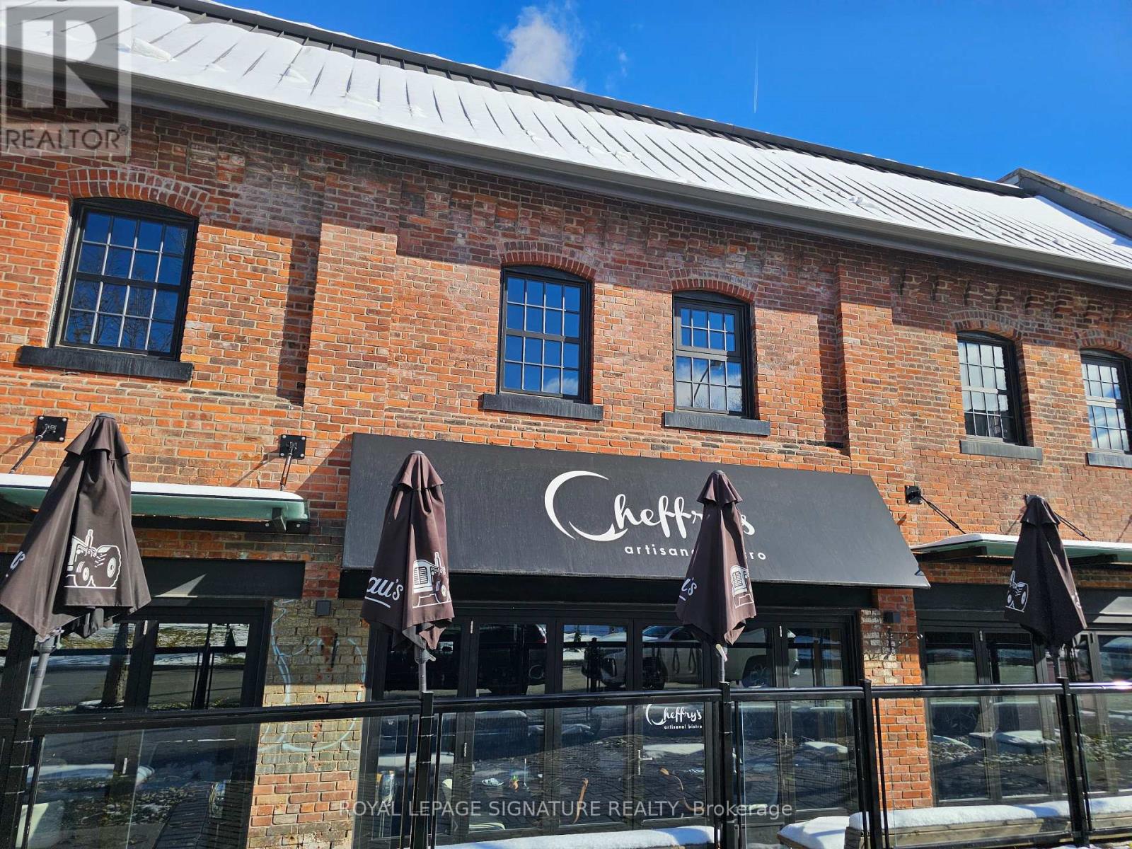 33 Powerhouse Street, Toronto, Ontario  M6H 4K7 - Photo 5 - W12550952