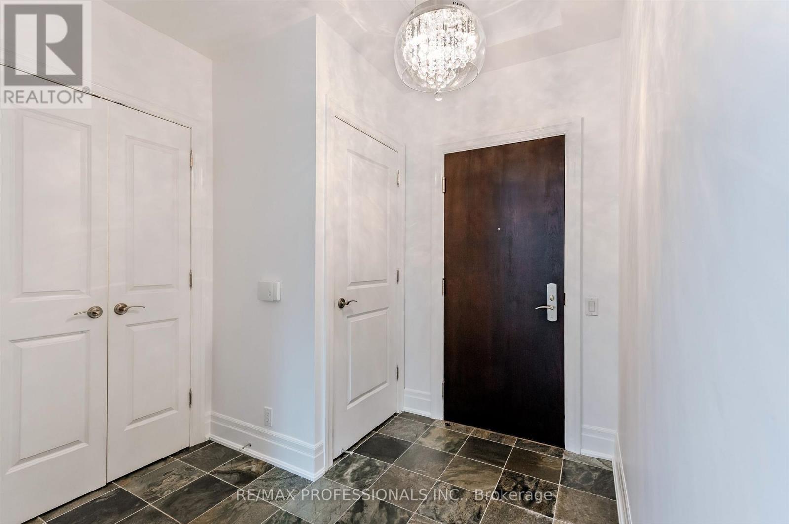 110 - 9 Burnhamthorpe Road, Toronto, Ontario  M9A 0A6 - Photo 14 - W12550954