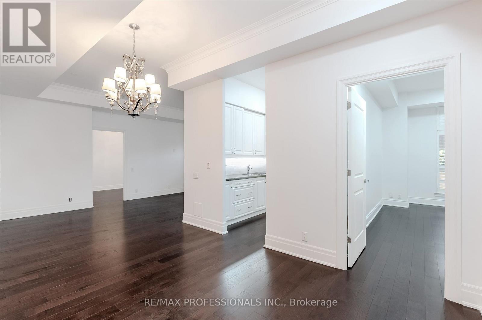 110 - 9 Burnhamthorpe Road, Toronto, Ontario  M9A 0A6 - Photo 15 - W12550954