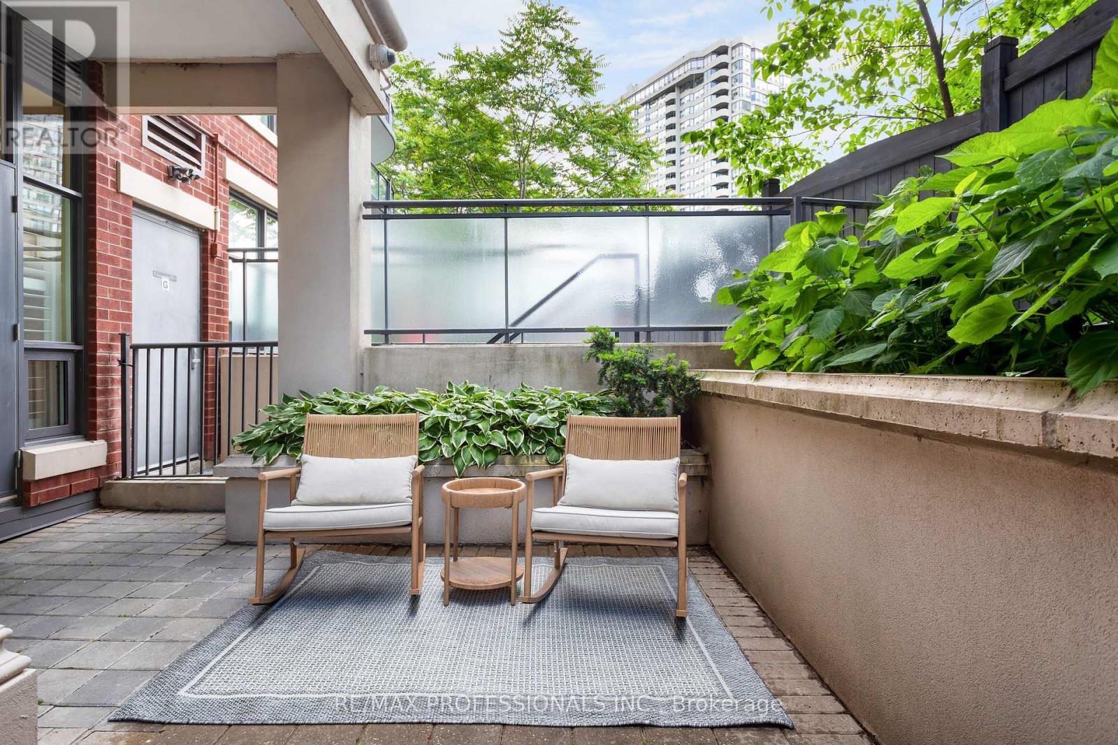 110 - 9 Burnhamthorpe Road, Toronto, Ontario  M9A 0A6 - Photo 34 - W12550954