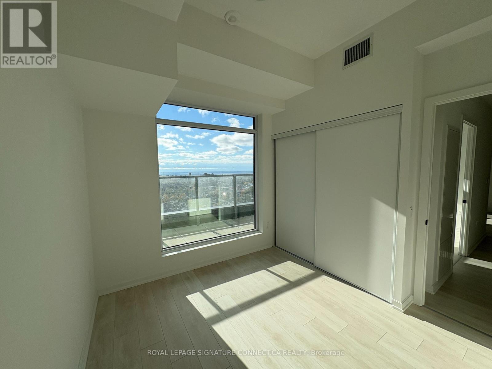 2301 - 1285 Dupont Street, Toronto, Ontario  M6H 0E3 - Photo 18 - W12550968