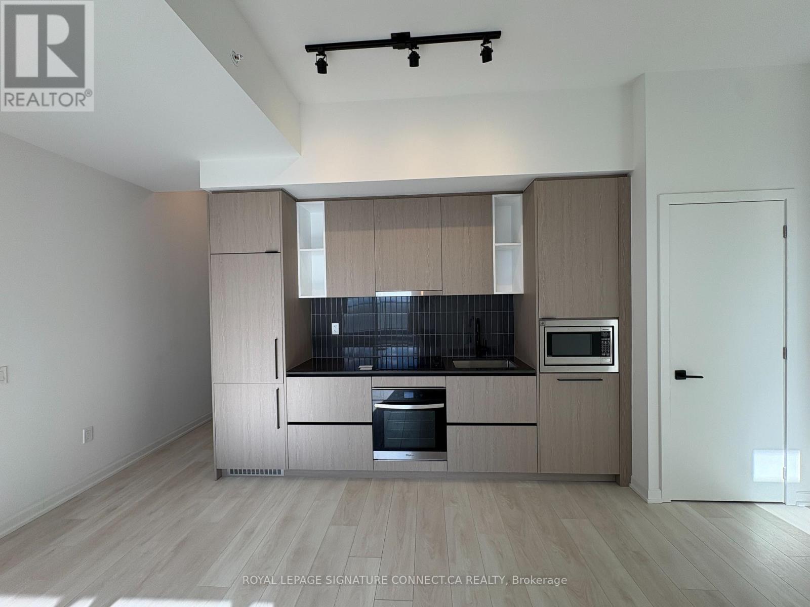 2301 - 1285 Dupont Street, Toronto, Ontario  M6H 0E3 - Photo 2 - W12550968