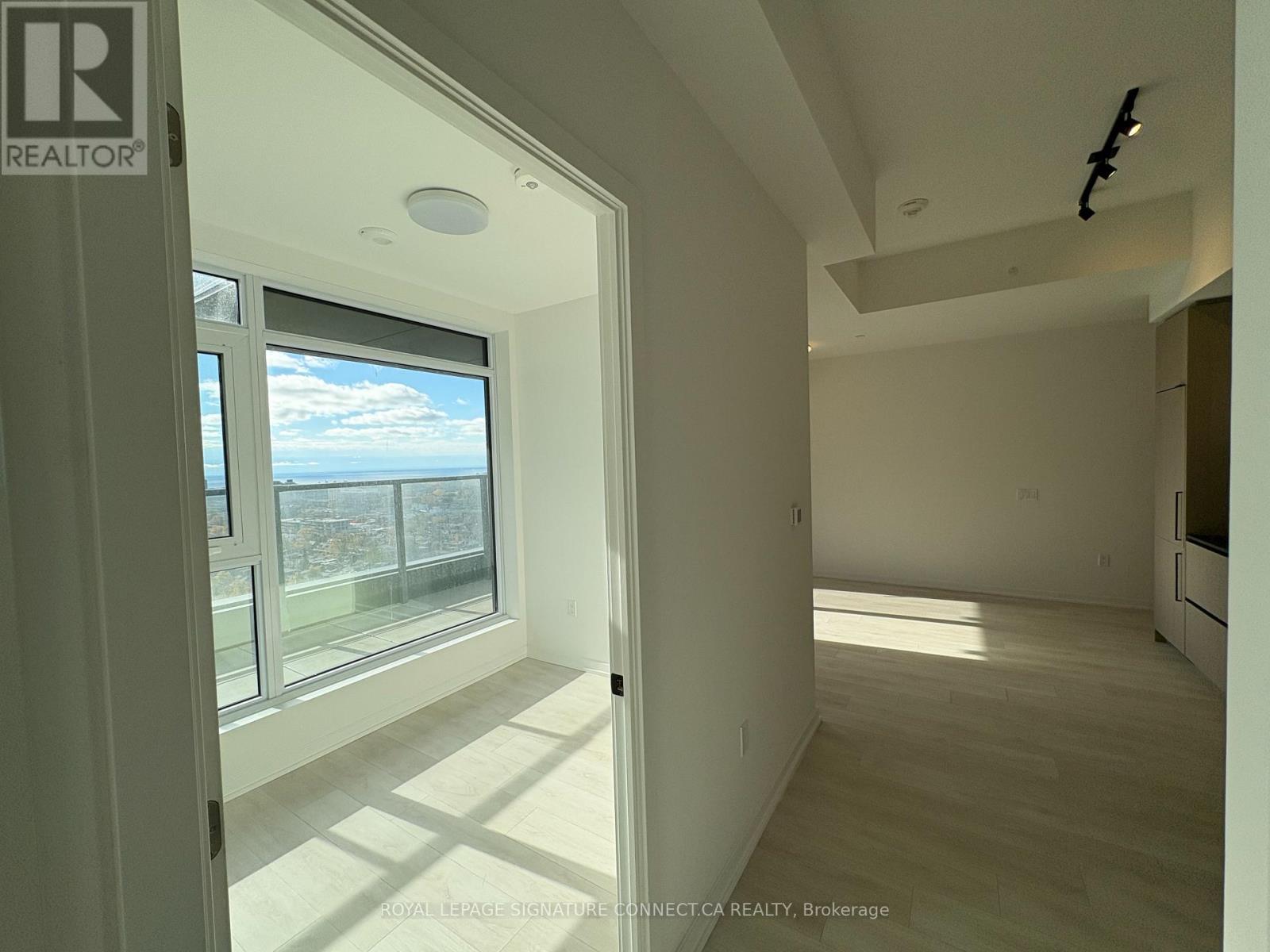 2301 - 1285 Dupont Street, Toronto, Ontario  M6H 0E3 - Photo 8 - W12550968