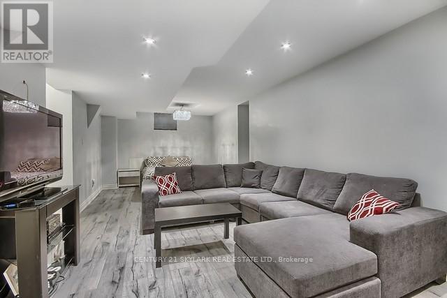 78 Beachville Circle, Brampton, Ontario  L6X 0V2 - Photo 2 - W12550988