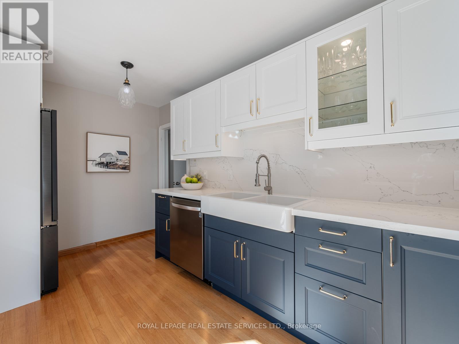 61 Skylark Road, Toronto, Ontario  M6S 4M5 - Photo 13 - W12550996