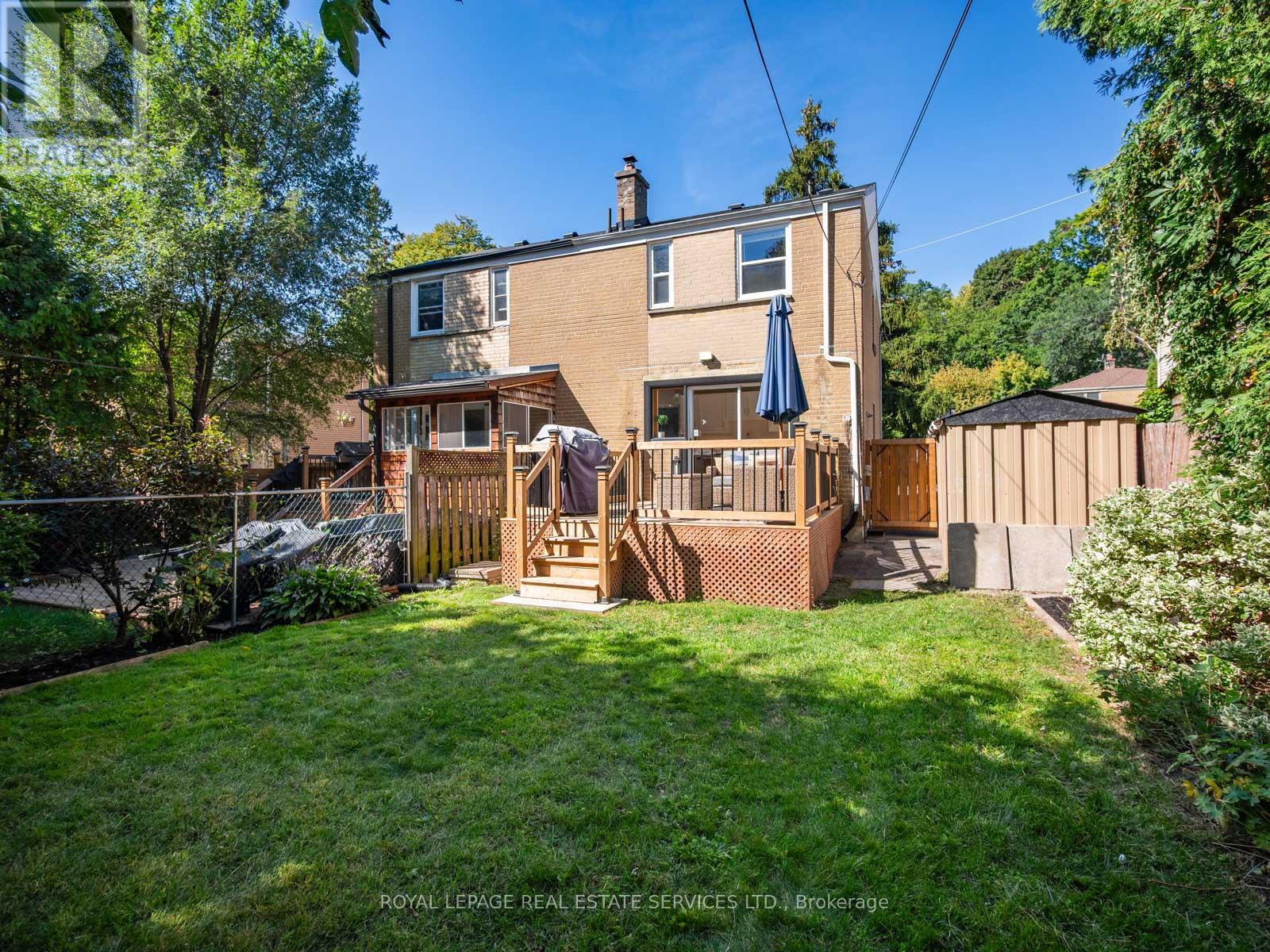 61 Skylark Road, Toronto, Ontario  M6S 4M5 - Photo 39 - W12550996