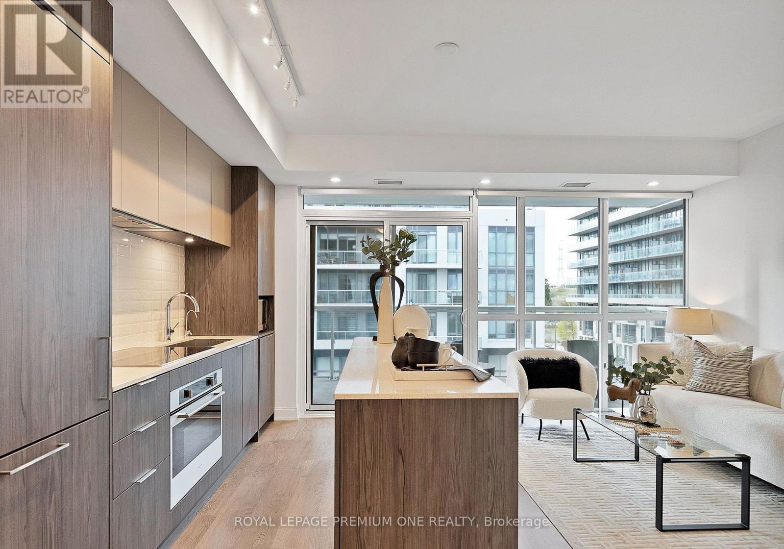 304 - 65 Annie Craig Drive, Toronto, Ontario  M8V 0G3 - Photo 4 - W12551006