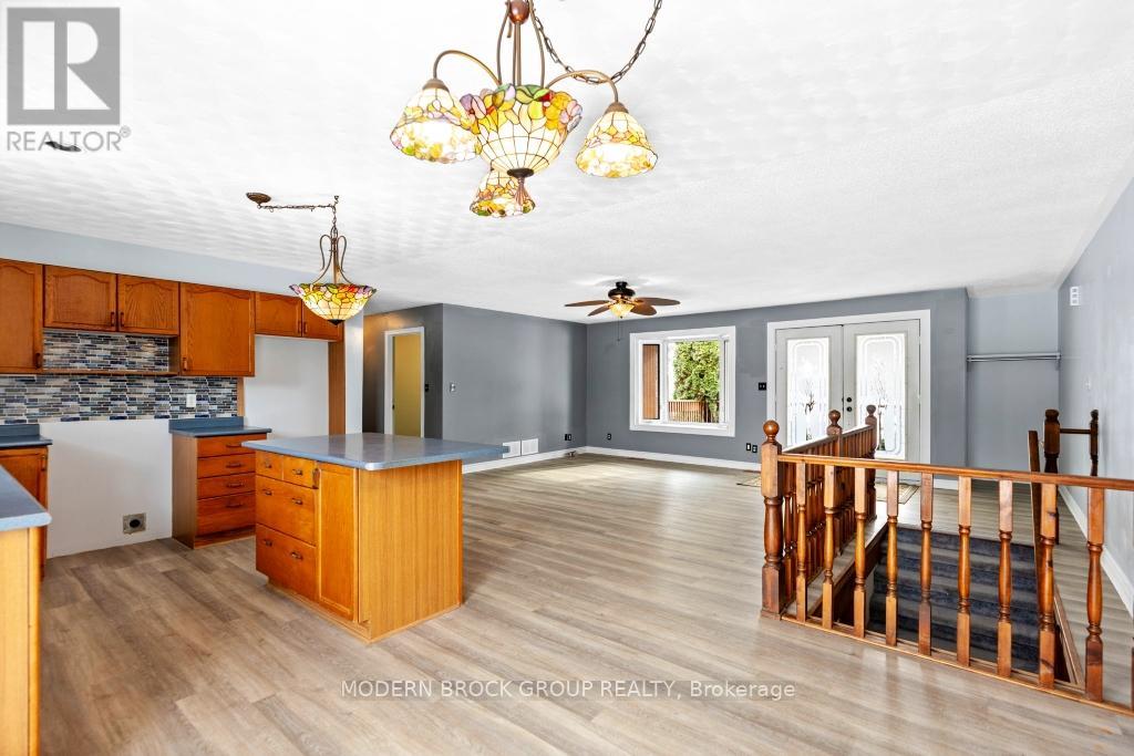 790 Scott Road, Edwardsburgh/cardinal, Ontario K0E 1E0 - Photo 11 - X12551148