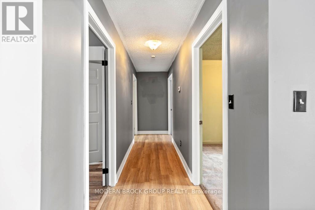 790 Scott Road, Edwardsburgh/cardinal, Ontario K0E 1E0 - Photo 12 - X12551148