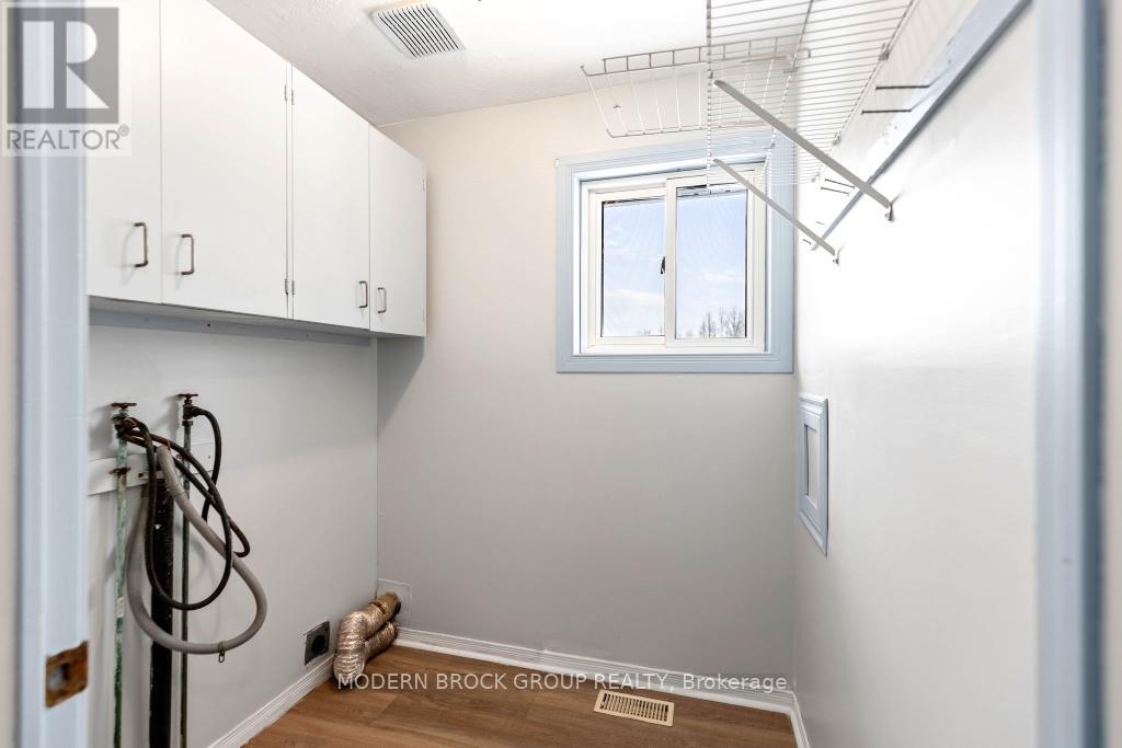 790 Scott Road, Edwardsburgh/cardinal, Ontario K0E 1E0 - Photo 24 - X12551148