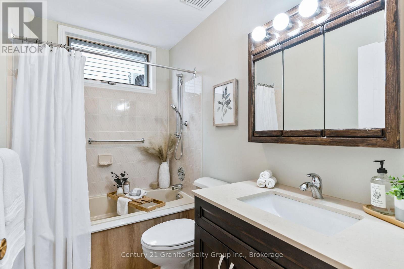 34 Cedartree Lane, Kawartha Lakes, Ontario K0M 1A0 - Photo 17 - X12551052