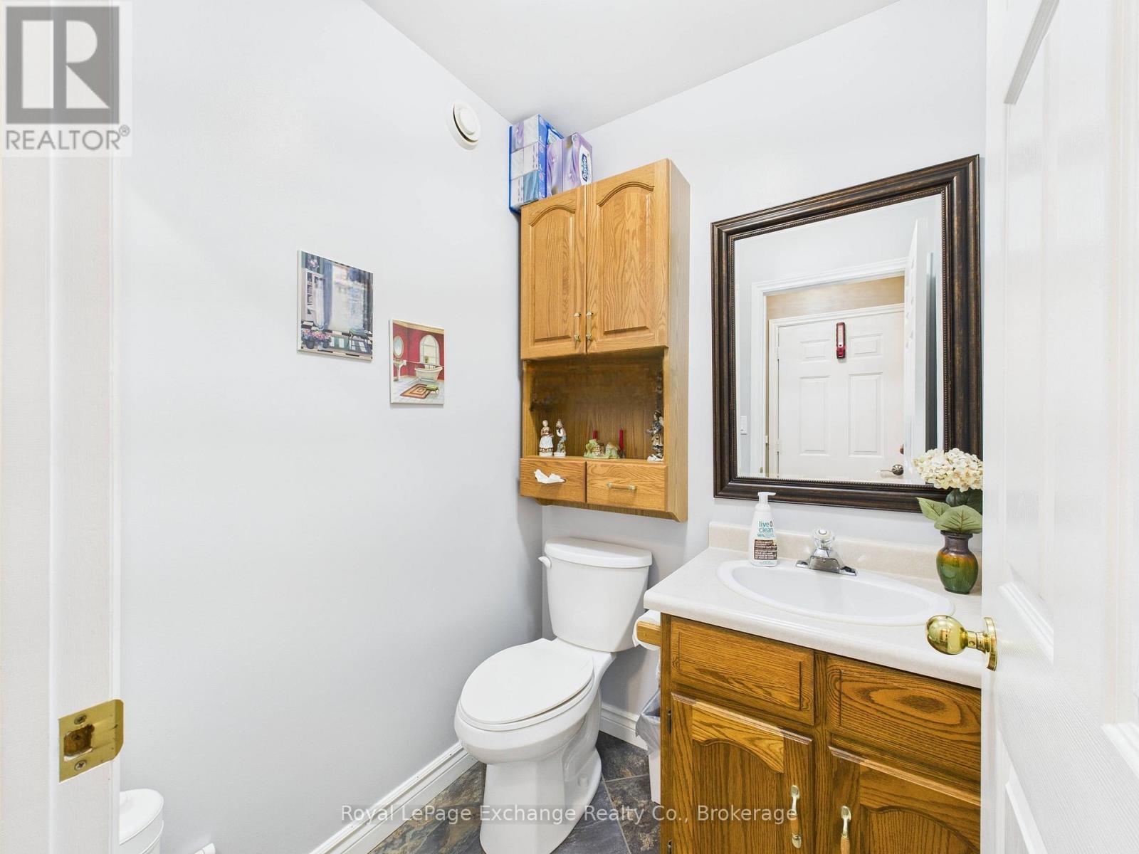 502 Lynden Crescent, Kincardine, Ontario N2Z 3B1 - Photo 9 - X12551066