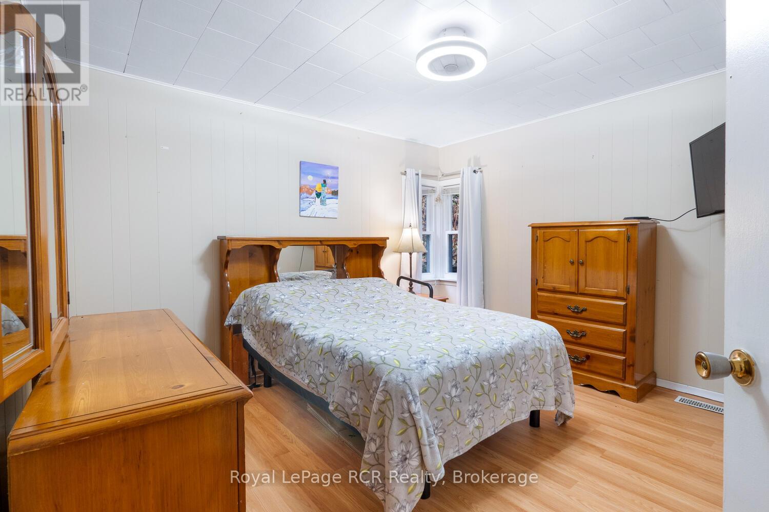 58 2nd Street W, Owen Sound, Ontario N4K 0B4 - Photo 15 - X12551088