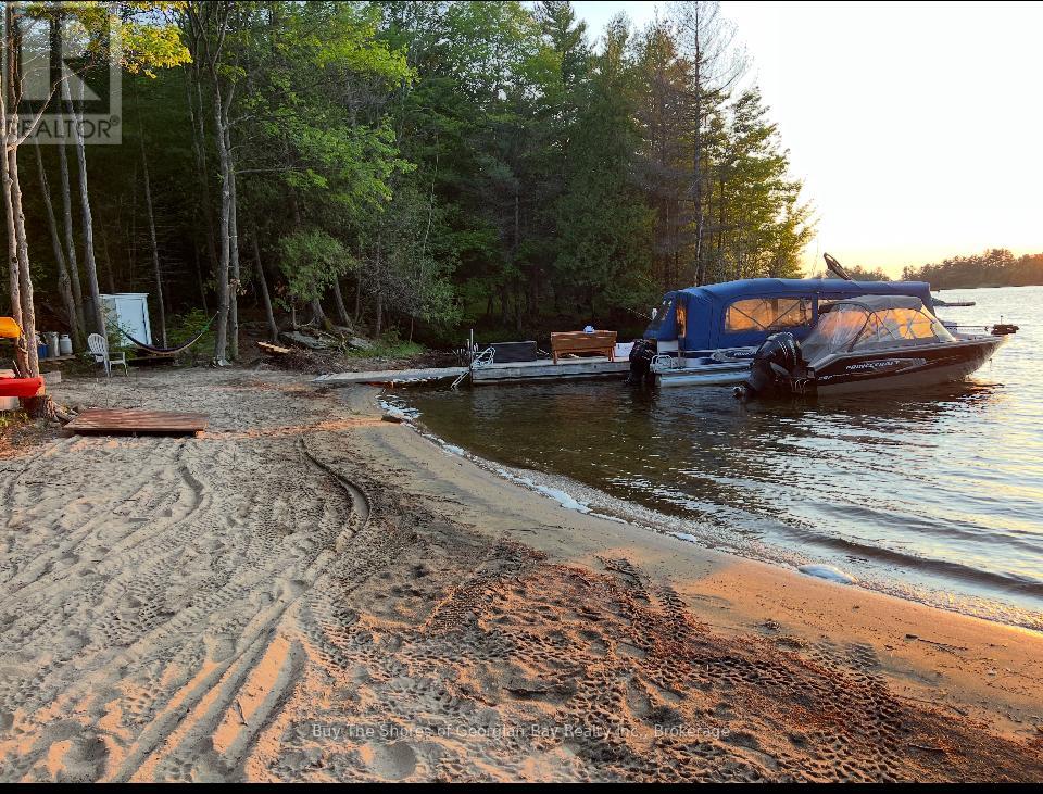 15212 Georgian Bay Shore Road, Georgian Bay, Ontario P0E 1E0 - Photo 12 - X12551240