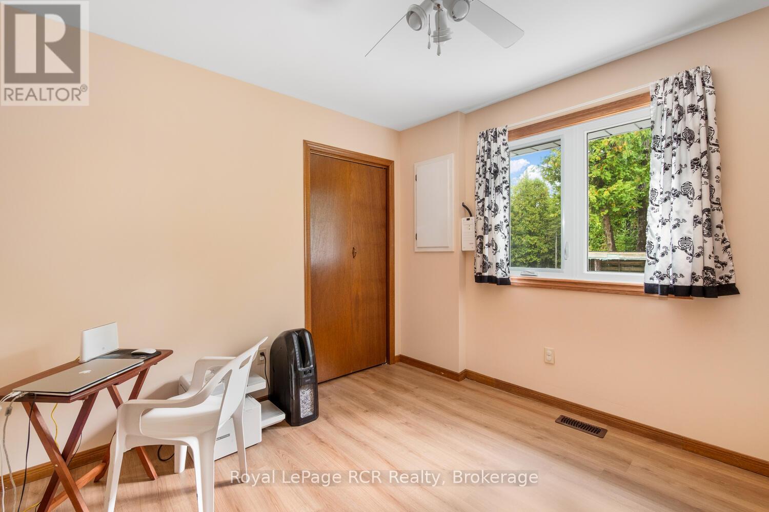 8 Molly Street, Northern Bruce Peninsula, Ontario N0H 1W0 - Photo 20 - X12551292