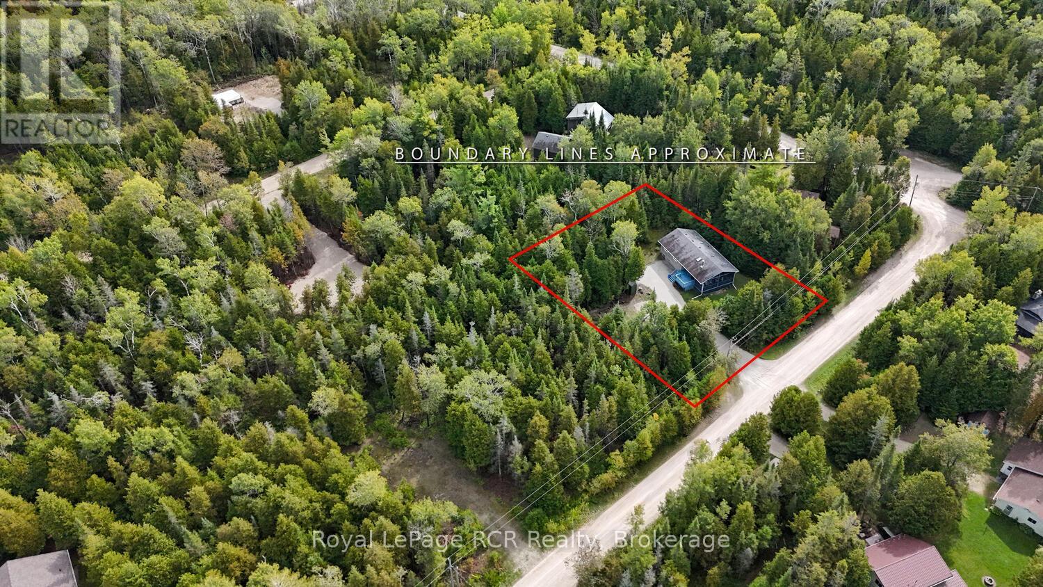 8 Molly Street, Northern Bruce Peninsula, Ontario N0H 1W0 - Photo 3 - X12551292