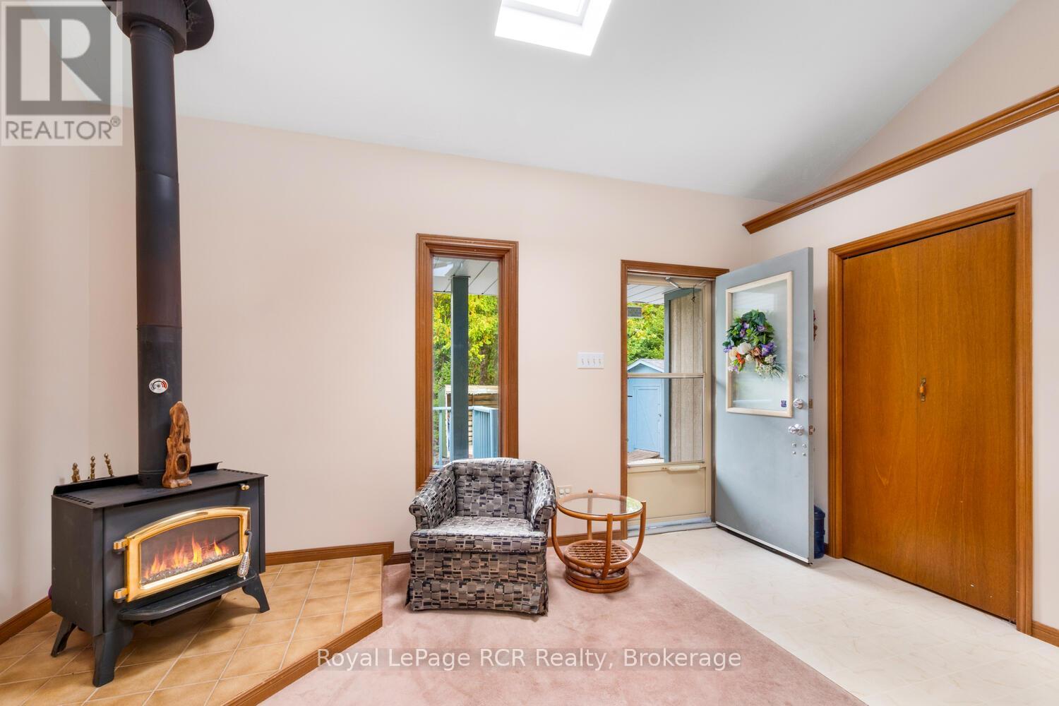 8 Molly Street, Northern Bruce Peninsula, Ontario N0H 1W0 - Photo 8 - X12551292