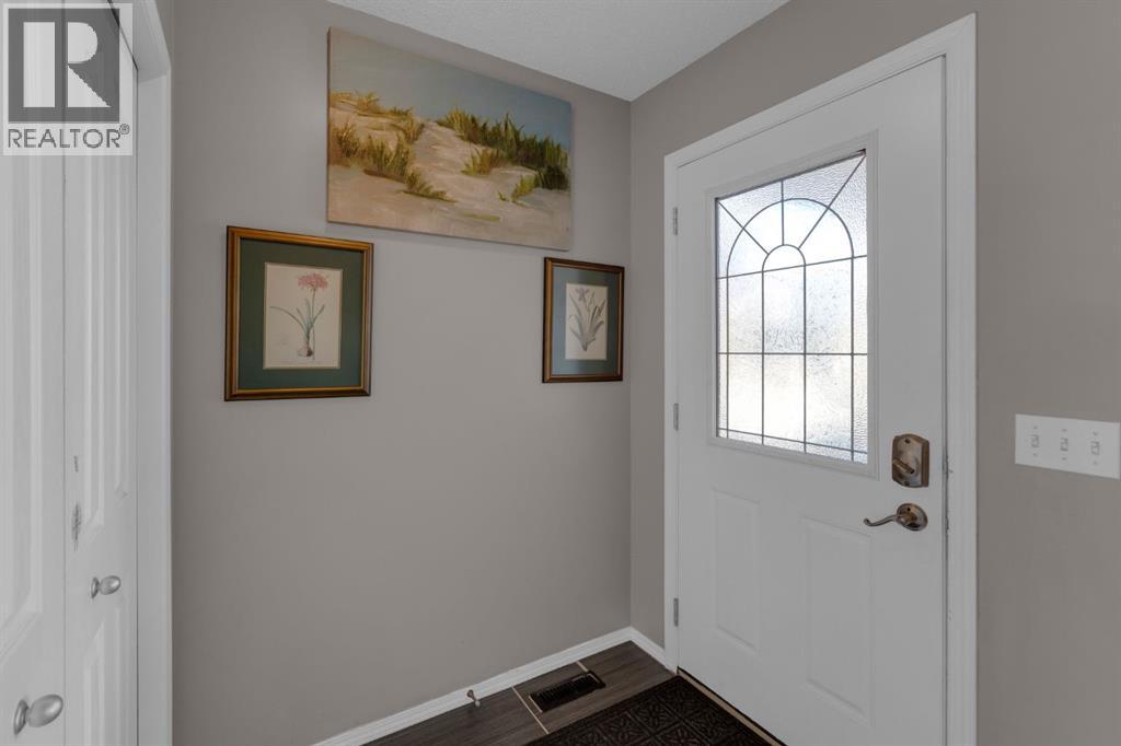 186 Everglen Rise Sw, Calgary, Alberta  T2Y 4Z2 - Photo 3 - A2265696