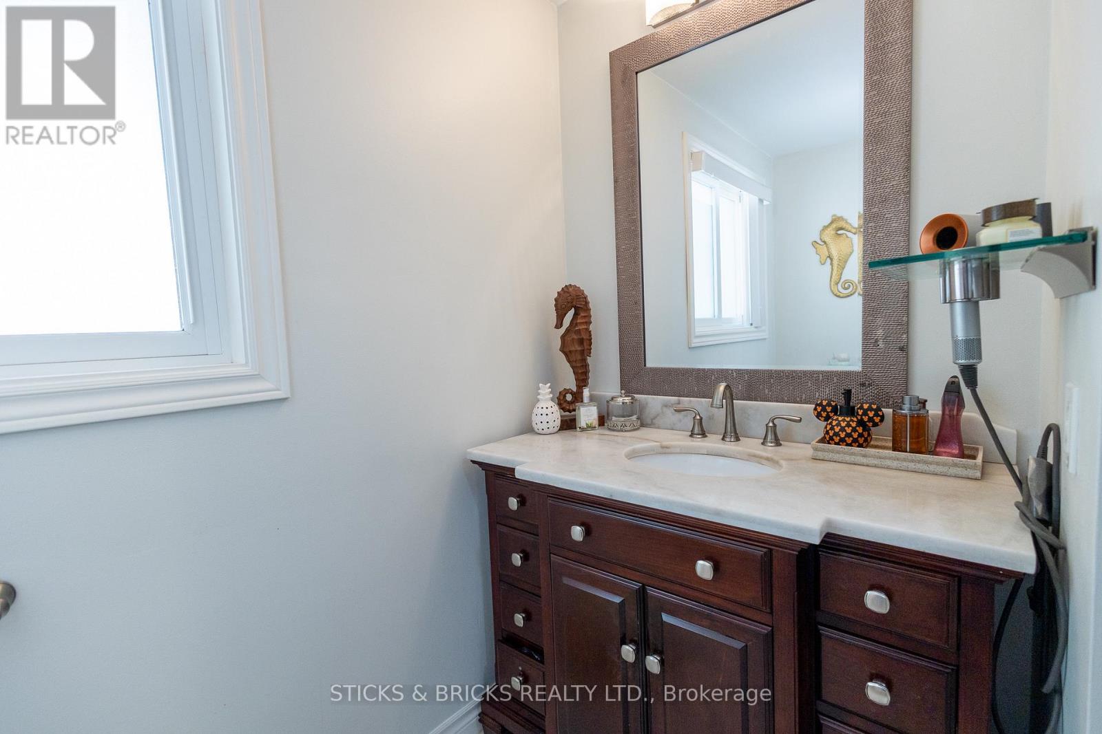 2530 Dorchester Road, Niagara Falls, Ontario  L2J 2Y8 - Photo 21 - X12461863