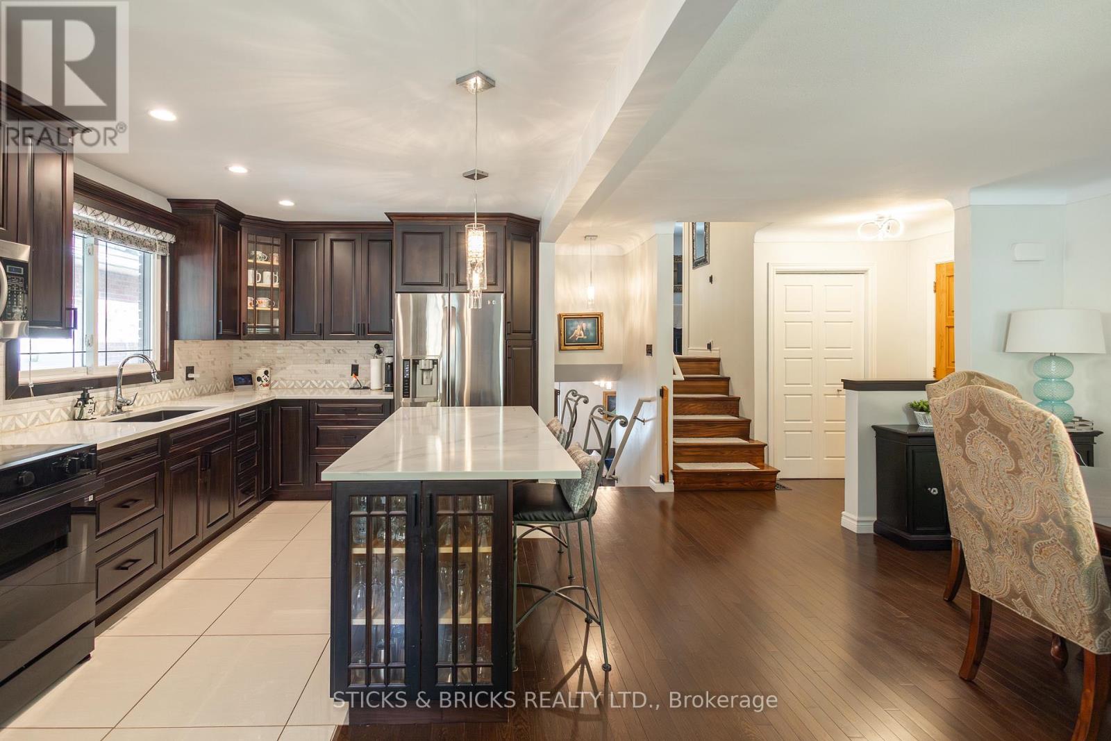 2530 Dorchester Road, Niagara Falls, Ontario  L2J 2Y8 - Photo 14 - X12461863