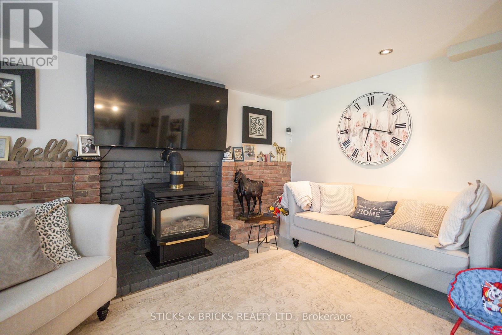 2530 Dorchester Road, Niagara Falls, Ontario  L2J 2Y8 - Photo 23 - X12461863