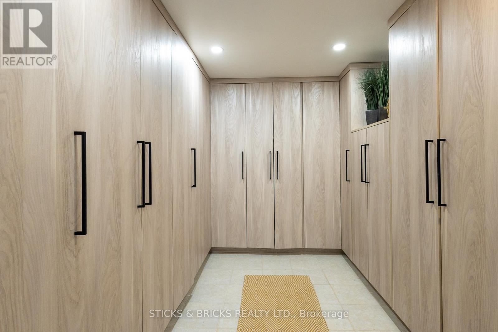 2530 Dorchester Road, Niagara Falls, Ontario  L2J 2Y8 - Photo 29 - X12461863