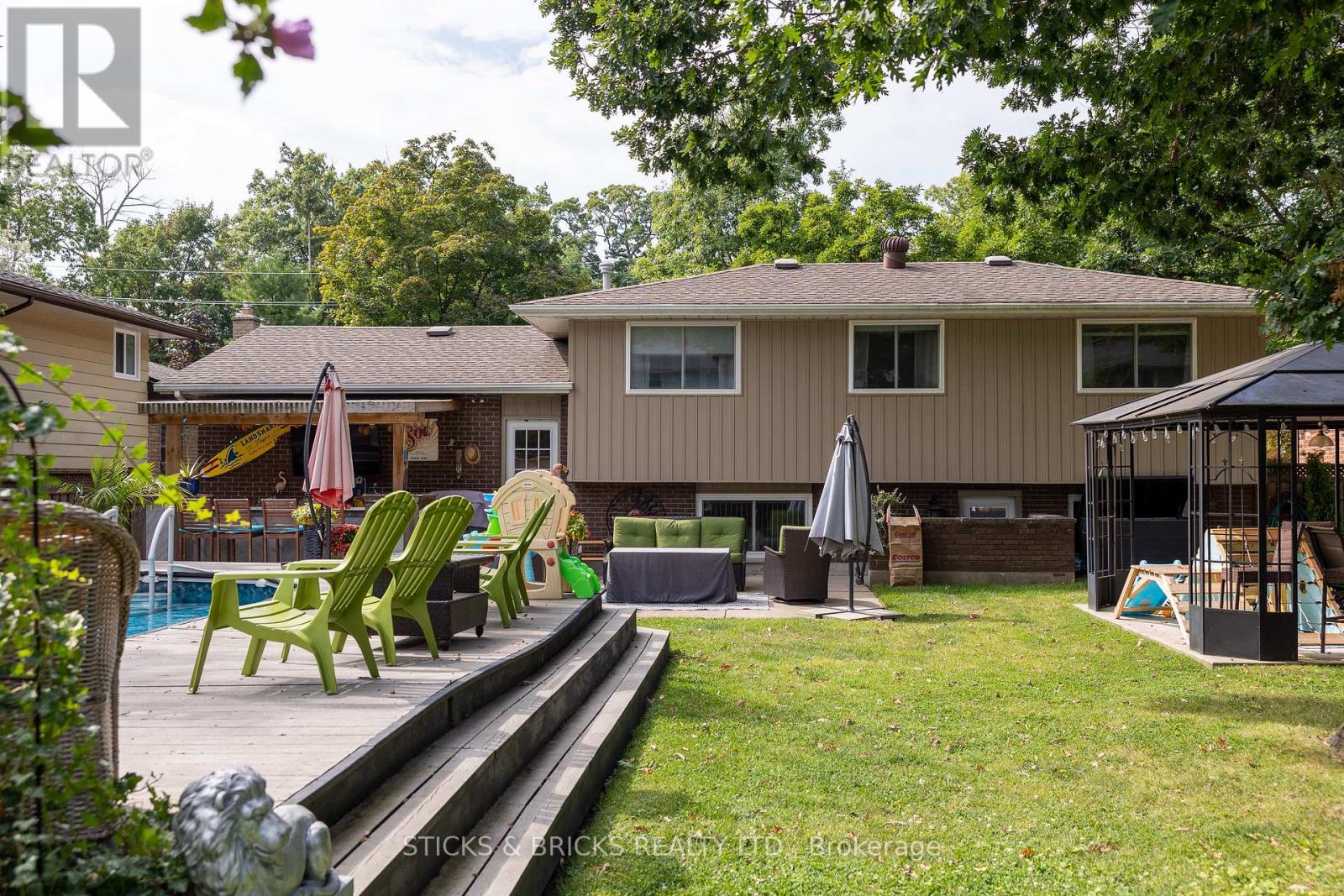 2530 Dorchester Road, Niagara Falls, Ontario  L2J 2Y8 - Photo 33 - X12461863