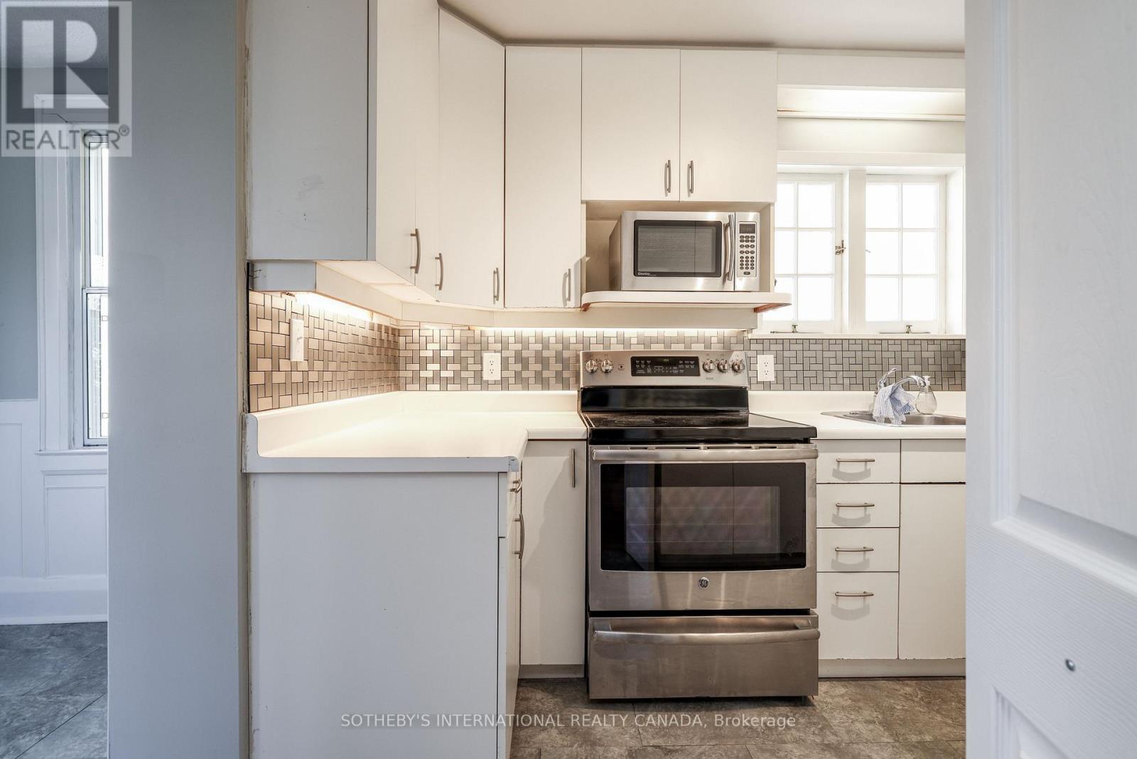 170 Cranbrooke Avenue, Toronto, Ontario  M5M 1M5 - Photo 15 - C12551094