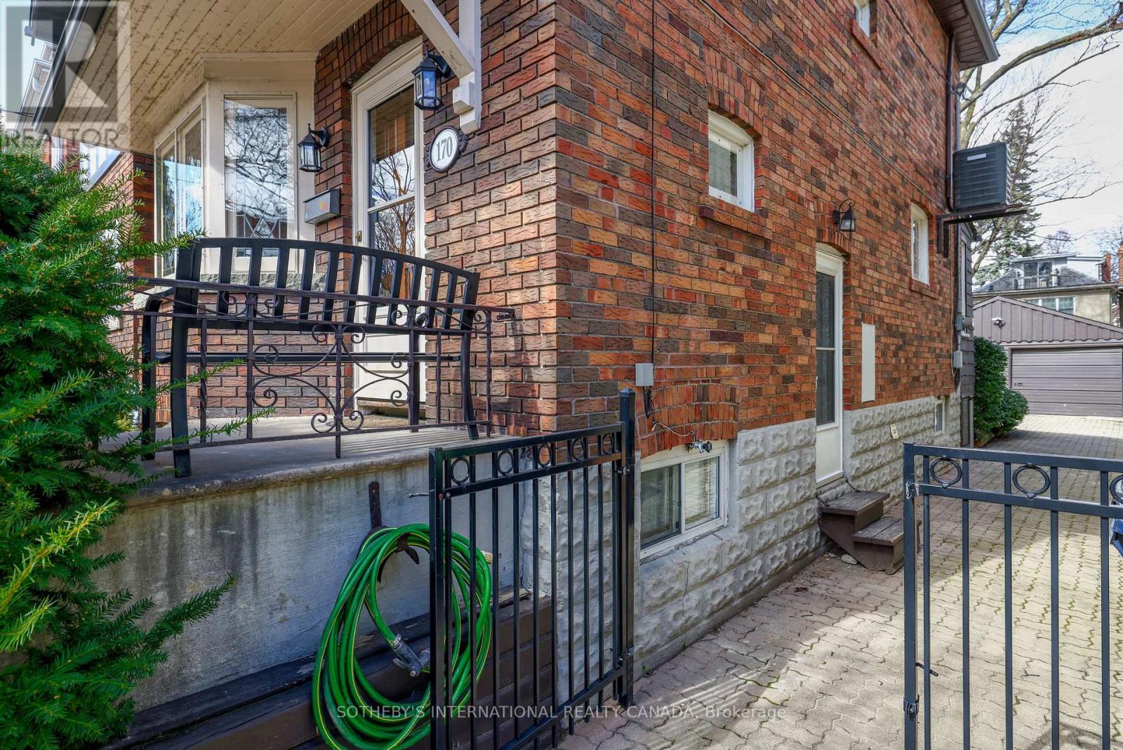 170 Cranbrooke Avenue, Toronto, Ontario  M5M 1M5 - Photo 3 - C12551094