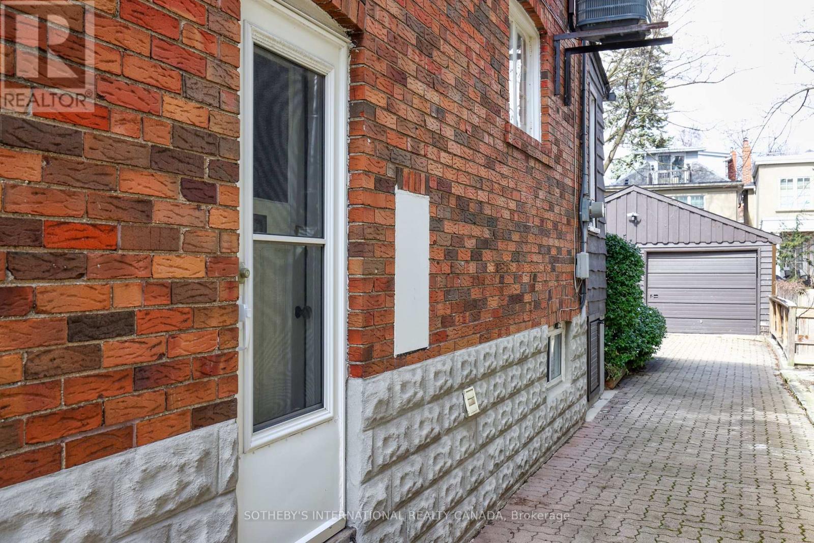 170 Cranbrooke Avenue, Toronto, Ontario  M5M 1M5 - Photo 4 - C12551094