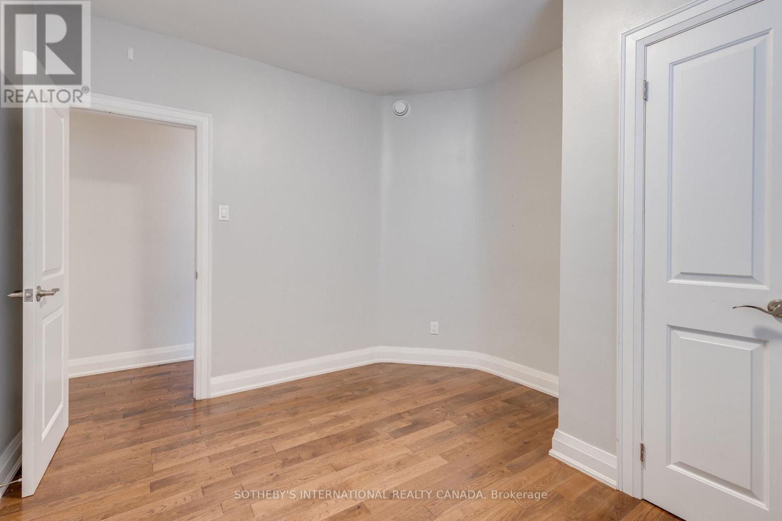 Upper - 412 Wellesley Street E, Toronto, Ontario  M4X 1H6 - Photo 12 - C12551140