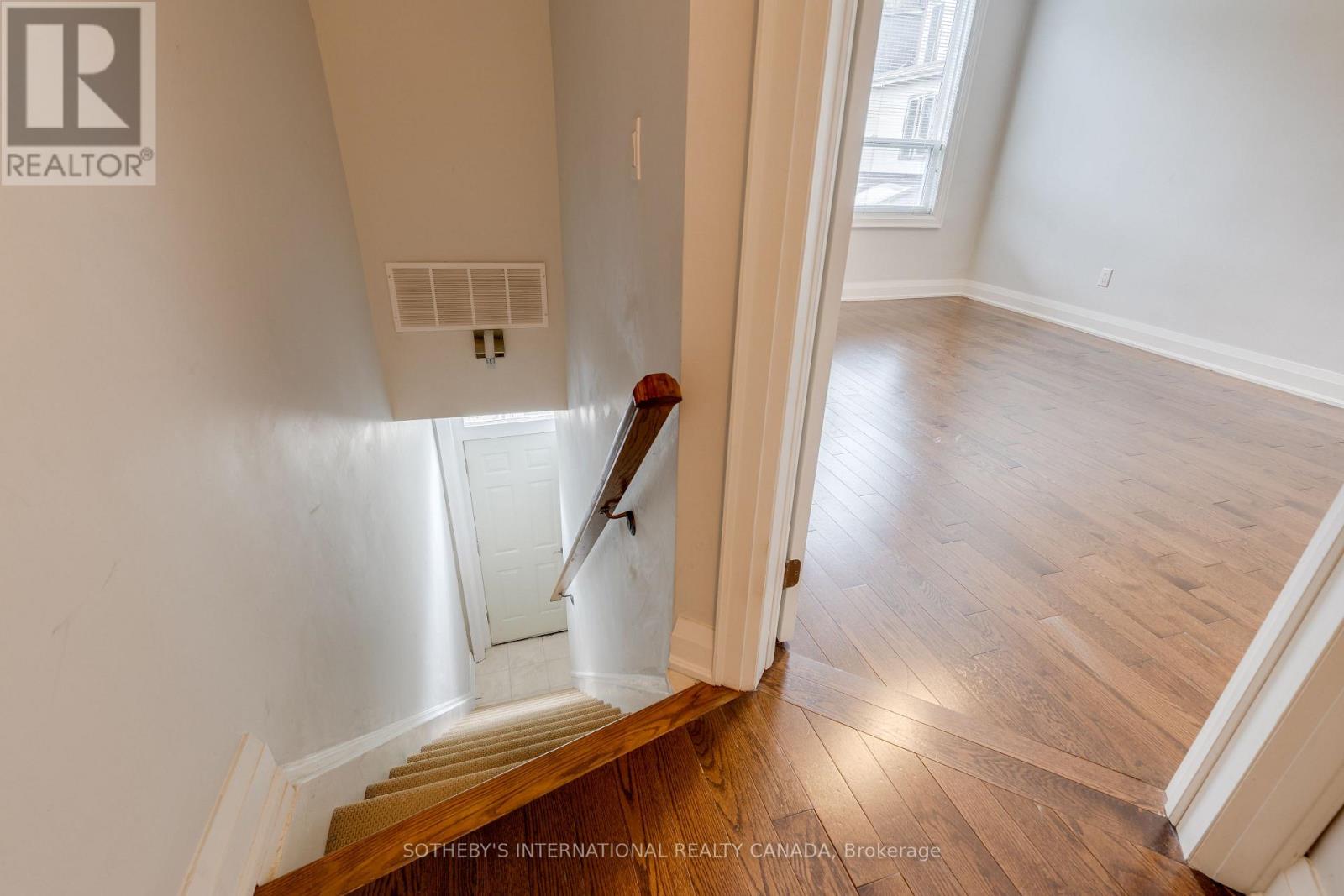 Upper - 412 Wellesley Street E, Toronto, Ontario  M4X 1H6 - Photo 13 - C12551140