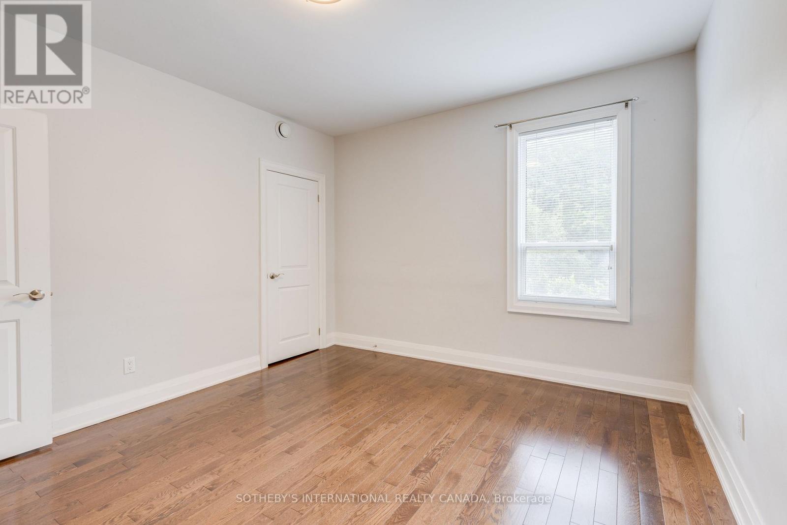 Upper - 412 Wellesley Street E, Toronto, Ontario  M4X 1H6 - Photo 15 - C12551140