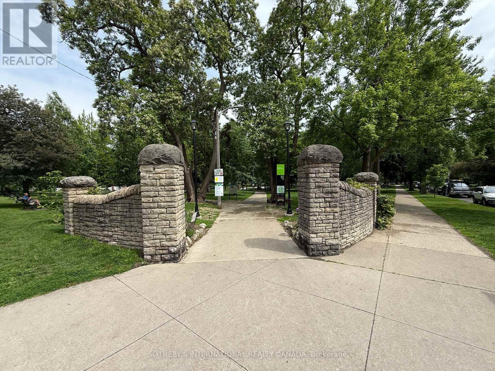 Upper - 412 Wellesley Street E, Toronto, Ontario  M4X 1H6 - Photo 21 - C12551140