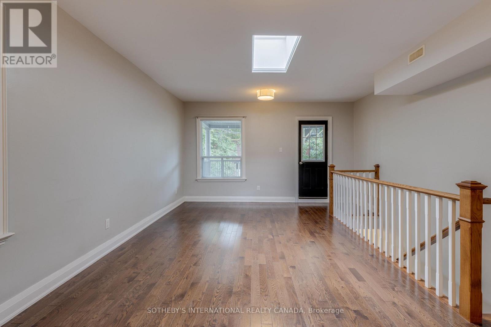 Upper - 412 Wellesley Street E, Toronto, Ontario  M4X 1H6 - Photo 3 - C12551140